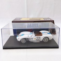 Modellino Ferrari TRC versione gara scala 1/18 piccolo difetto di carrozzeria