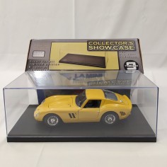 Modellino Ferrari 250 GTO 1962 gialla serie limitata sc. 1/18 scatola non orig.