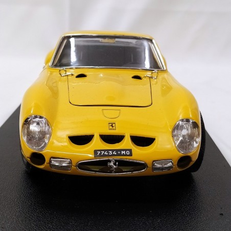 Modellino Ferrari 250 GTO 1962 gialla serie limitata sc. 1/18 scatola non orig.