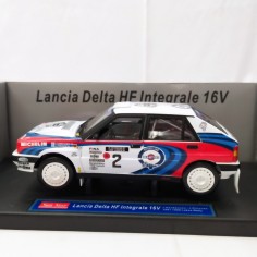 Modellino Sun Star Lancia Delta HF integrale Martini Rally 1000 lakes sc. 1/18 2