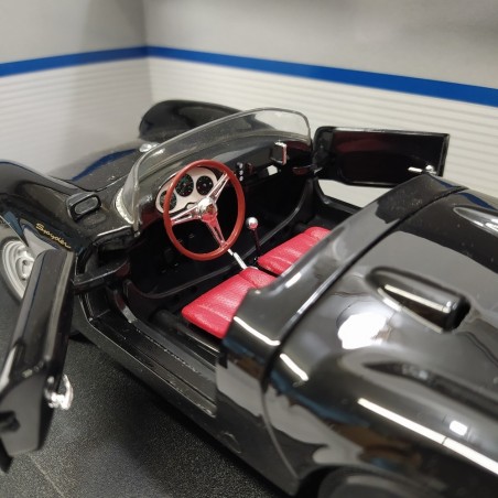 Modellino Maisto Porsche 550 RS Spyder nera sc. 1/18 esposta
