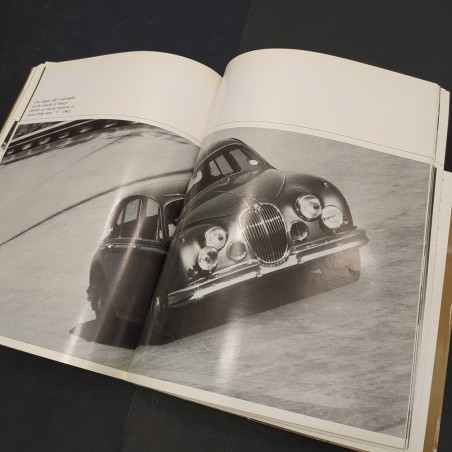 Libro Jaguar Il fascino di un nome Piero Casucci anno 1979