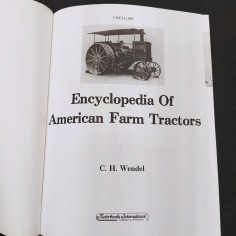 Libro Encyclopedia of American farmtractors C. H. Wendel 1992 2