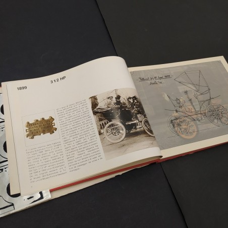 Libro Linea Fiat 1966 - Sovracopertina con segni del tempo e piccoli strappi