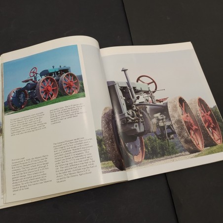 Libro Farm tractor color history – Massey tractors C. H. Wendel 1992