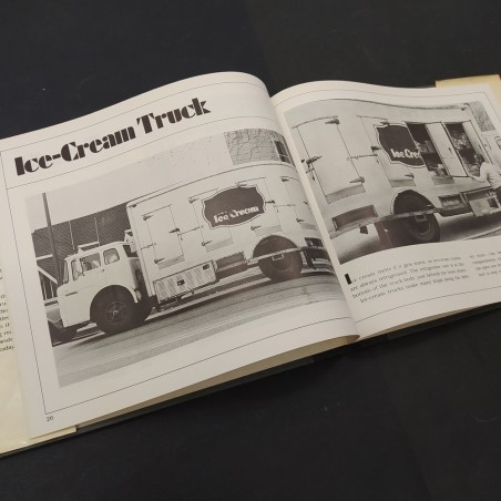 Libro Trucks of every sort Ken Robbins Editore: Crown 1981