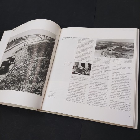 Libro Tempi di mobilità. Documentazione di un’azienda: l’AUDI AG 1992