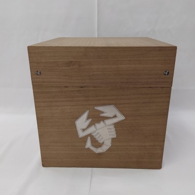 Scatola in legno cubica lato 28 cm con scorpione Abarth