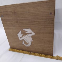 Scatola in legno cubica lato 28 cm con scorpione Abarth 2