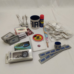Lotto accumulo di merchandising automobilistico FIAT
