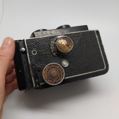 Macchina fotografica Rolleicord ottiche ofuscate, condizioni mediocri 2