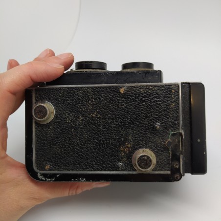 Macchina fotografica Rolleicord ottiche ofuscate, condizioni mediocri