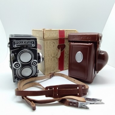 Rolleiflex Macchina fotografica 3,5 F ottica Planar 75 mm con custodia e scatola