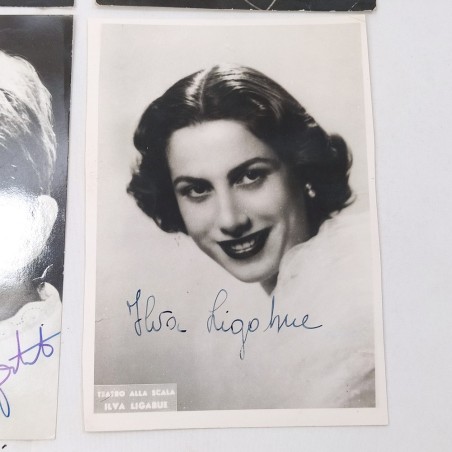 Lotto 4 foto autografate cantanti liriche Ligabue, Fortunato e altre