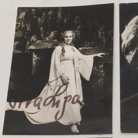 Lotto 4 foto autografate cantanti liriche Ligabue, Fortunato e altre