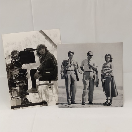 Lotto di 71 foto e cartoline di registi e attori sul set, varie annate. Buono