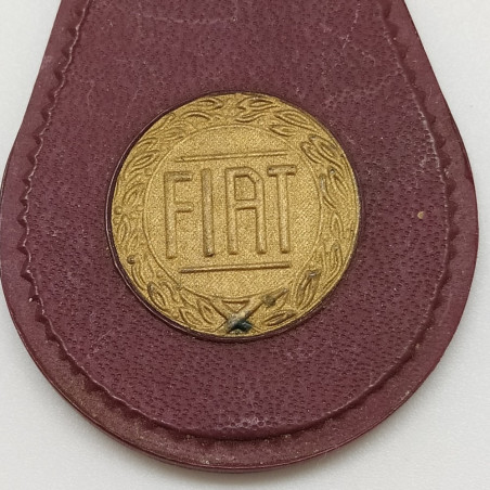 Portachiavi Fiat 500 Concessionaria Carulli di Cremona con chiavi