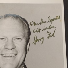 Foto autografa con dedica del presidente USA Gerald Ford. Buono 2
