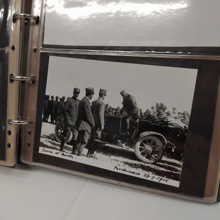 Album di 42 foto ristampe, lettere  e ritagli giornale di casa Savoia. Buono