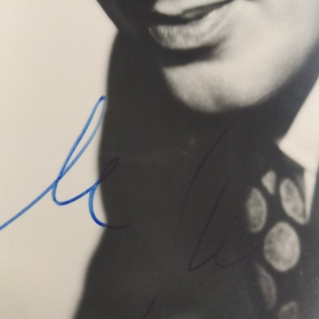 Cartolina con foto e autografo di Vittorio De Sica. Buono