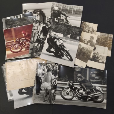 Lotto di 39 foto di moto e circuiti anni '70 Buono