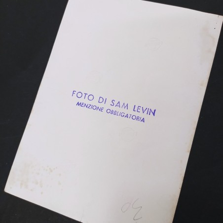 Foto autografa di Gino Cervi, studio fotografico Sam Levin. Puntinatura