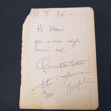 Autografi dei cantanti del Quartetto Cetra su foglio di quaderno. Ingiallimenti