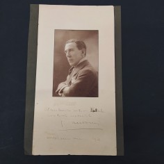 Cartoncino con foto autografata da Zandonai con messaggio personale 1921. Buono