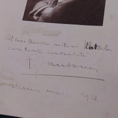 Cartoncino con foto autografata da Zandonai con messaggio personale 1921. Buono 2
