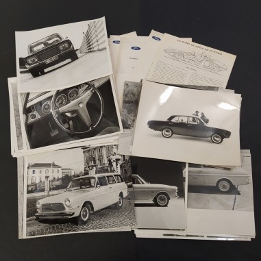Lotto di 40 foto auto Ford vari modelli, comunicati stampa anni '60. Buono