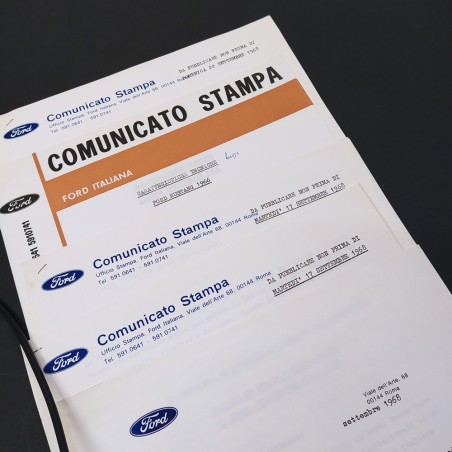 Lotto di 40 foto auto Ford vari modelli, comunicati stampa anni '60. Buono