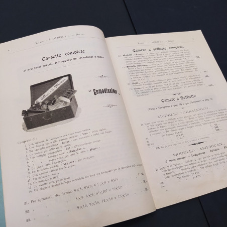 Catalogo articoli fotografici e ottici Albini, n° di maggio 1898. Strappi lievi