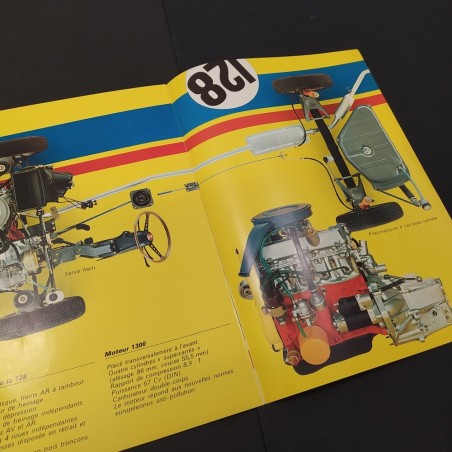 Brochure Fiat 128 Rally 1300 in francese, 128 sport coupè in inglese. Buono