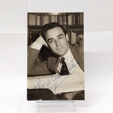 Foto autografa di Vittorio Gassman 9x13,5 cm. Buono