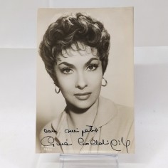 Cartolina fotografica con autografo Gina Lollobrigida. Buono