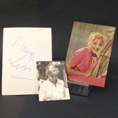 Foto, ritaglio giornale e autografi di Virna Lisi e Mattioli 1958. Buono