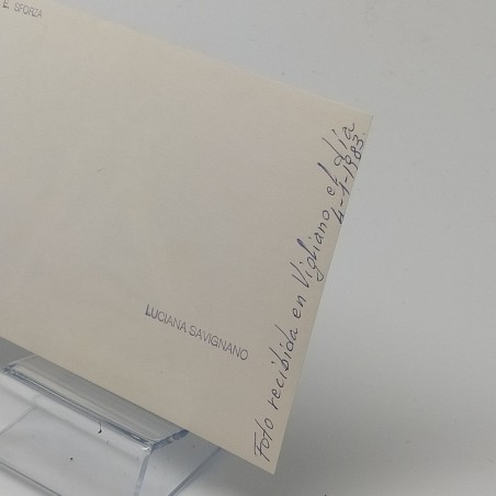 Lotto di 2 foto autografe della ballerina Luciana Savignano 1983 con note. Buono