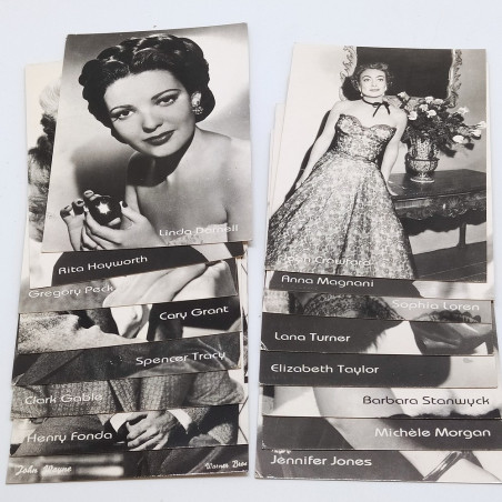 Lotto di 17 cartoline fotografiche di attori e attrici vari 10x15 cm. Buono