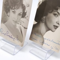 Lotto di 2 cartoline autografate di Gina Lollobrigida con dedica e sbavature 2