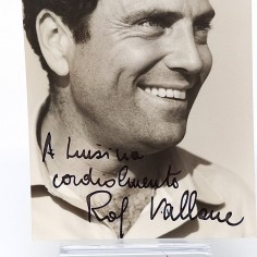 Cartolina autografa Raf Vallone 9x14 cm. Ingiallimenti 2