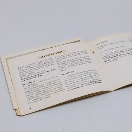 Libretto d'uso manutenzione della Vespa 125 Primavera. Ingrigito