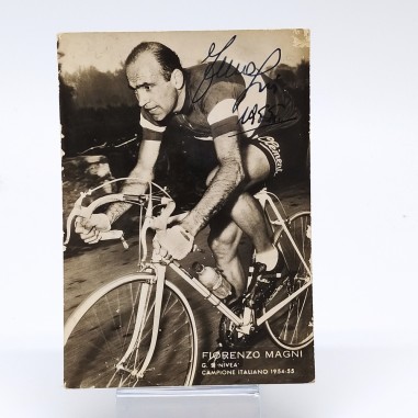 Cartolina con autografo del ciclista Fiorenzo Magni 1955. Segni del tempo