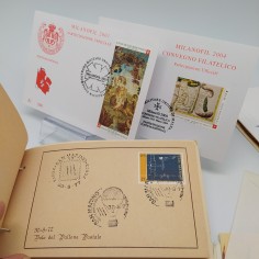 Lotto di 20 buste, cartoline, libretti con francobolli anni '60-'90 2