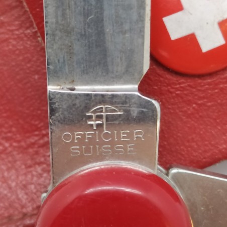 Coltellino multiuso Victorinox Leitz con fodero e passante in cuoio rosso. Buono