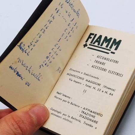 Lotto di 2 agendine olio Fiat e Fiamm 1957 con annotazioni a penna. Buono