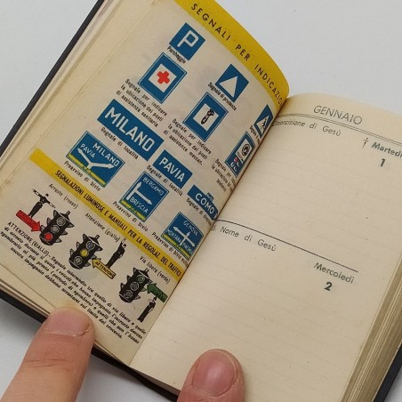 Lotto di 2 agendine olio Fiat e Fiamm 1957 con annotazioni a penna. Buono