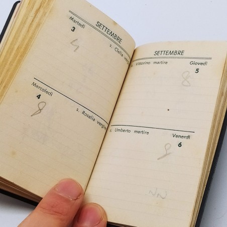 Lotto di 2 agendine olio Fiat e Fiamm 1957 con annotazioni a penna. Buono