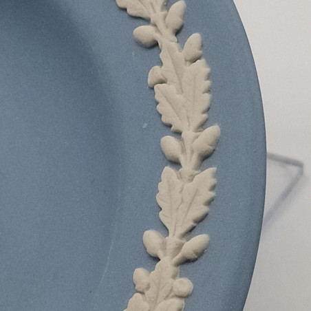 Lotto di 2 piattini Rolls Royce Wedgwood celesti, diam. 11 cm. Ottimo