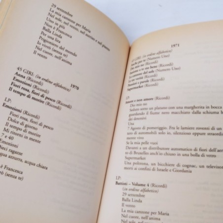 Libro I giardini di Lucio di Alberto Paleari 1998. Ingiallimenti