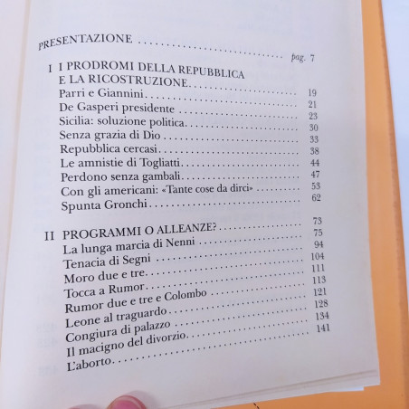 Libro De (prima) Re Publica, autografo Giulio Andreotti, Rizzoli. Ingiallimenti
